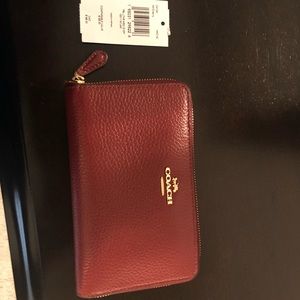 Coach Medium ID Zip Wallet Gold/Cherry